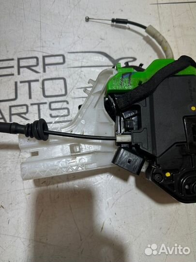 Замок двери передний правый Kia Ceed JD D4FB 2013