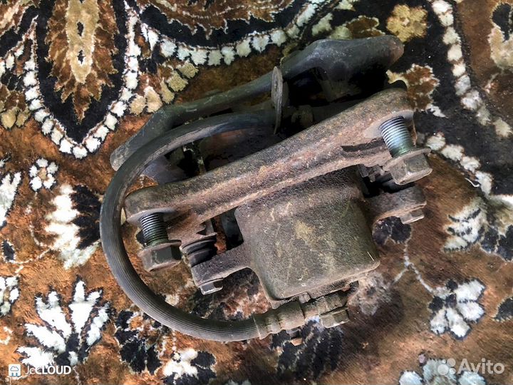 Суппорт на toyota vista ardeo SV50 3sfse