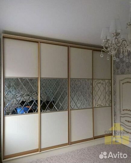 Шкаф купе с зеркалом