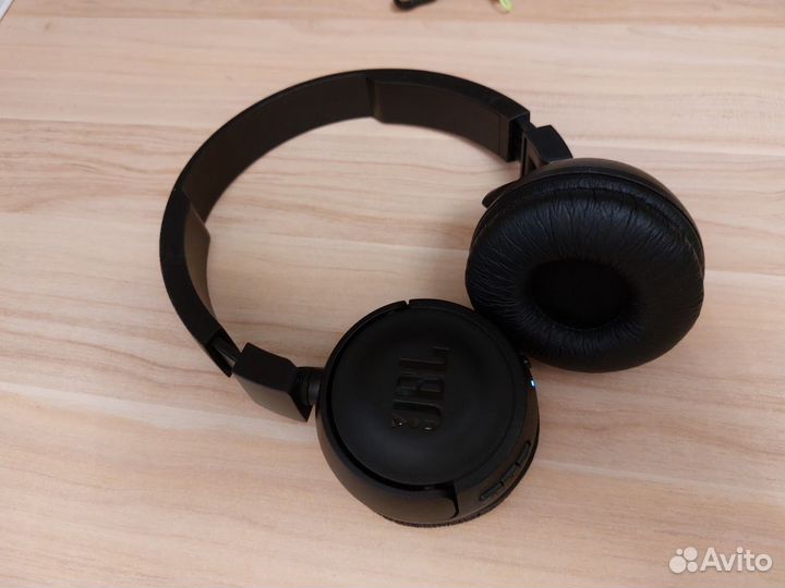 Наушники JBL