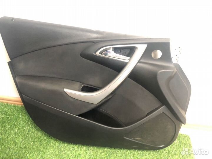Обшивка двери передняя левая Opel Astra J хэтчбек