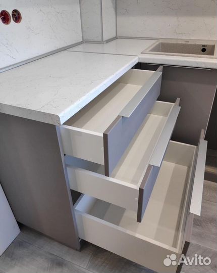 Кухонный гарнитур новый