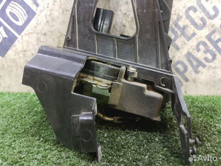 Замок двери задний левый Ford Fusion хэтчбек 1.4
