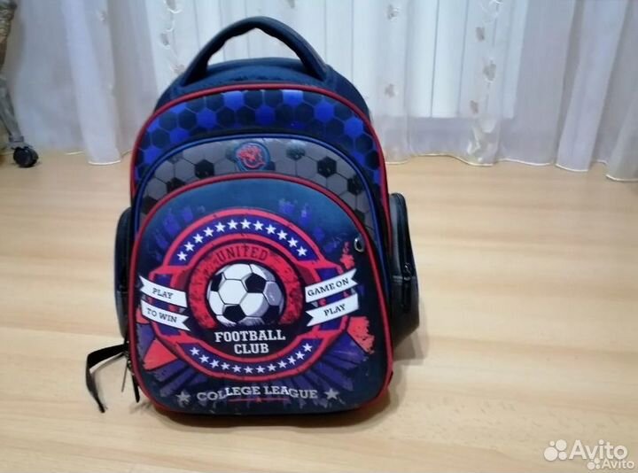 Рюкзак, ранец школьный Hummingbird, 1-4 класс