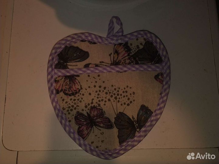 Для кухни, можно положить столовые приборы