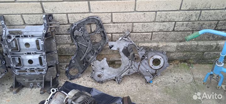 Запчасти от двигателя а /м Хендай Гранд Старекс