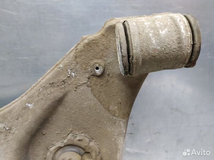 Рычаг задний нижний правый Audi A4 B7 2005-2007