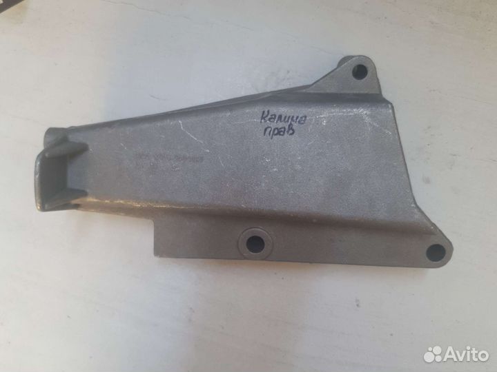 Кронштейн опоры двигателя правый 1118