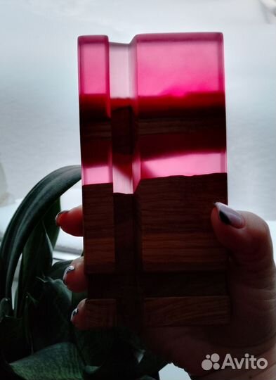 Подставка для телефона из дерева