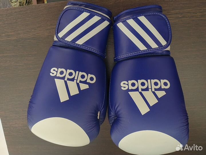 Боксерские перчатки 14 oz новые