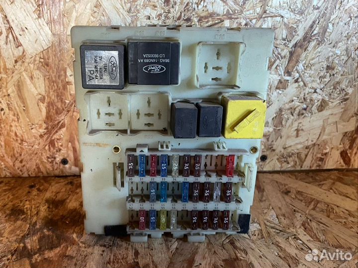 Блок предохранителей ford focus 1