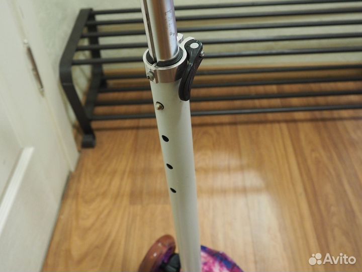 Самокат (3х колесный) со светящими колесами