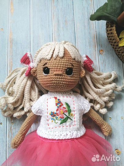 Кукла вязаная ручной работы