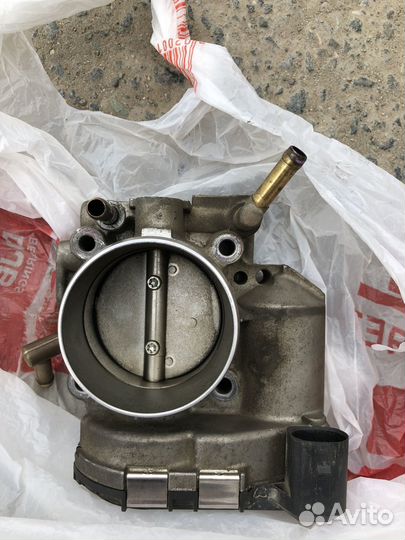 Дроссельная заслонка Volkswagen Golf 4
