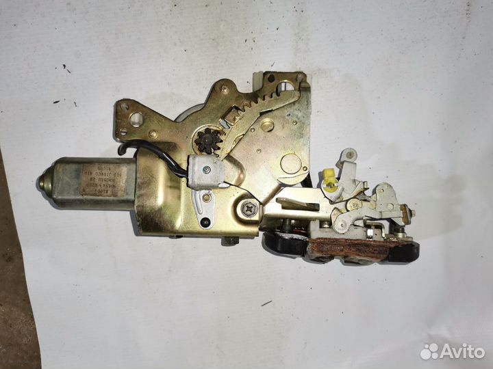 Замок дверной nissan