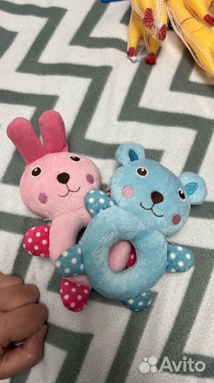 Игрушки-пищалки и пакеты для прогулок(лот 30 шт)