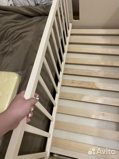 Детская кроватка с матрасом