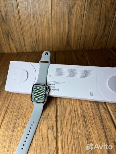 Apple Watch 9 (Amoled display)