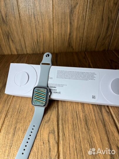 Apple Watch 9 (Amoled display)