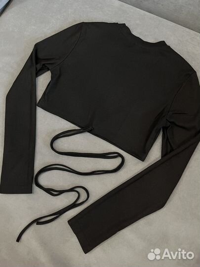 Укороченная кофта с завязками