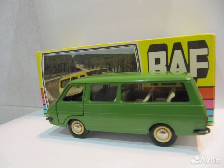 Раф 2203 А18. Зелёный