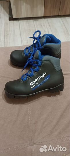 Лыжные ботинки