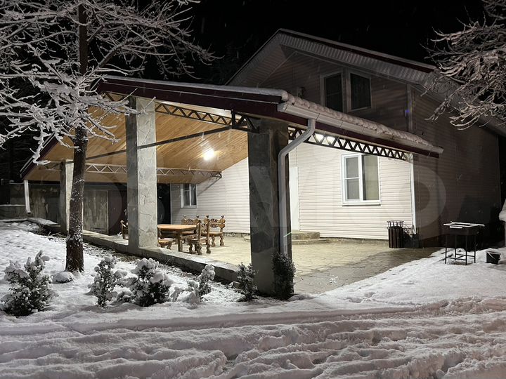 Коттедж 178 м² на участке 7 сот.