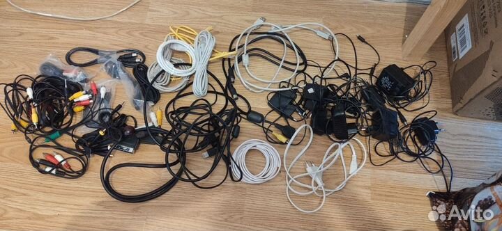 Провода hdmi,scart,сетевые кабели