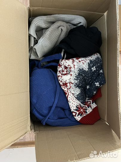 Мужские вещи в коробке
