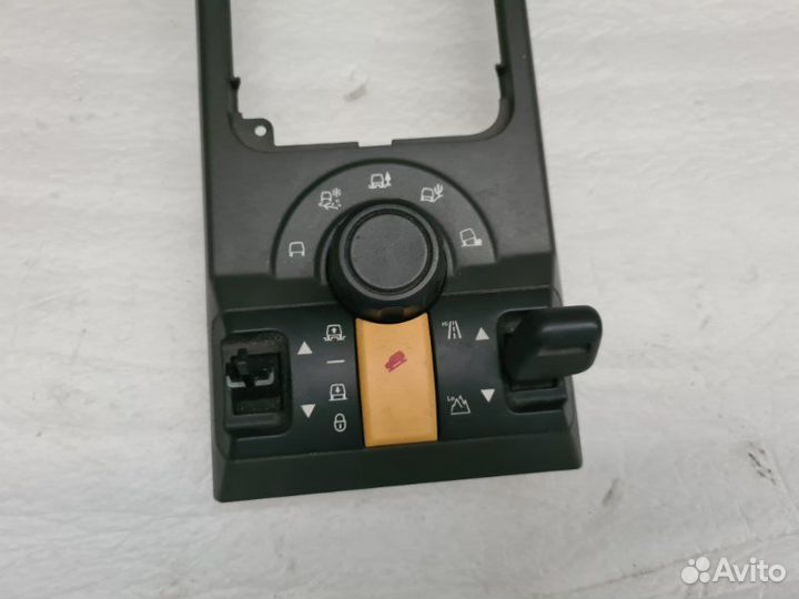 Кнопка режима подвески Land Rover Discovery 3 2.7