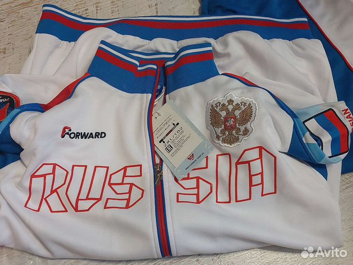 Костюм парадный трикотажный женский Форвард