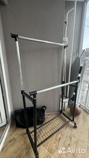 Вешалка для одежды напольная на колесах