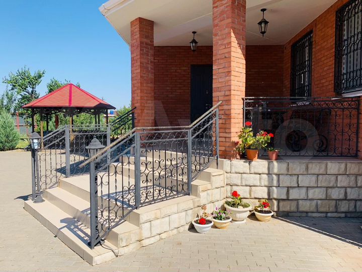 Дом 289 м² на участке 17,3 сот.