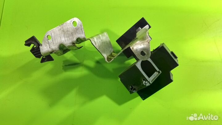 Плюсовая клемма для Porsche Cayenne 955