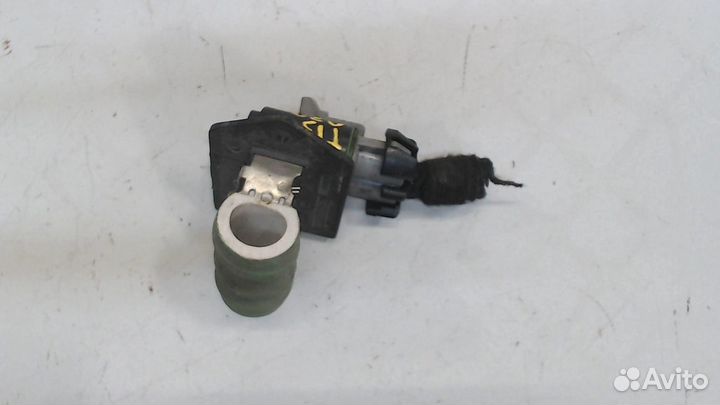 Резистор вентилятора охлаждения Opel Meriva 2010