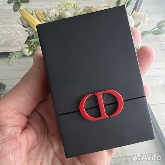 Помады Dior, Shiseido, DG