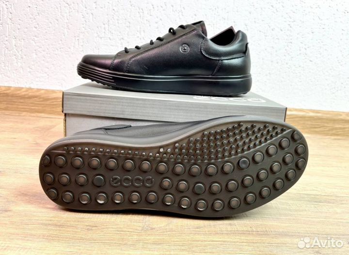 Кроссовки Ecco современные