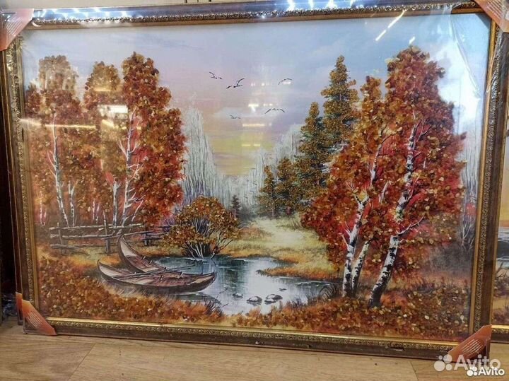 Янтарные сувениры, слоники, черепашки, картины