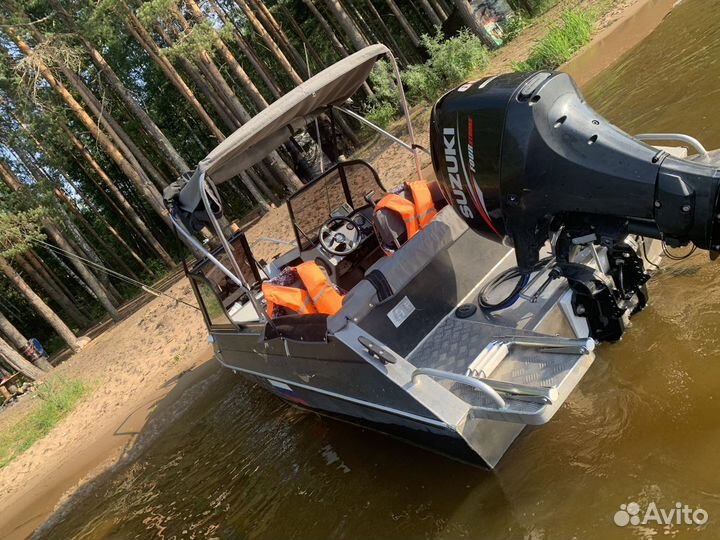 Катание, прогулка на лодке, катере