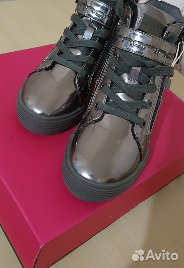 Сникеры новые