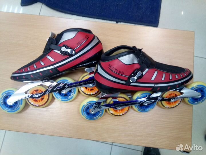 Продаю новые профессиональные роликовые коньки