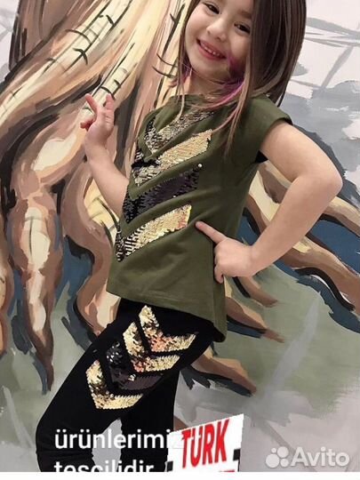 Летний костюм с бриджами и футболкой