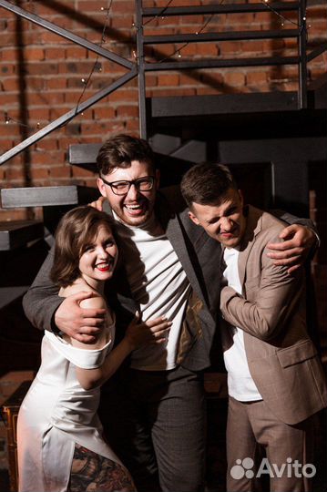 Ведущий Максим Калинин