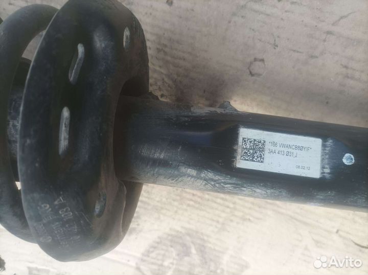 Амортизатор правый передний VW Passat alltreck b7