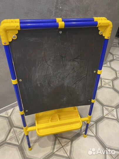 Мольберт с магнитными играми