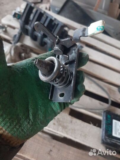 Chevrolet Aveo электрический блок открывания багаж