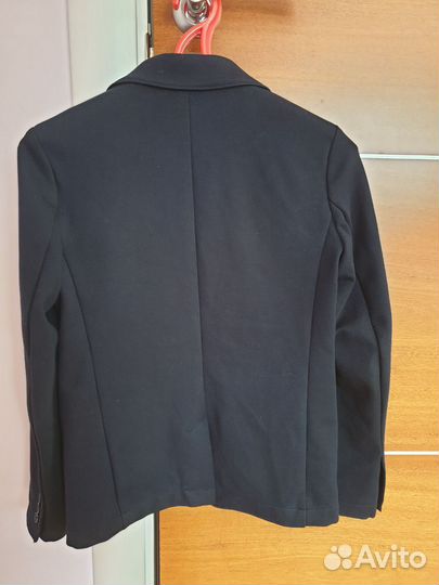 Школьнвй пиджак на мальчика 134