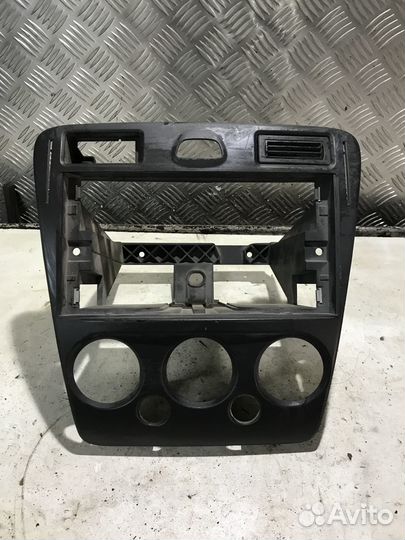 Рамка магнитолы Ford Fusion