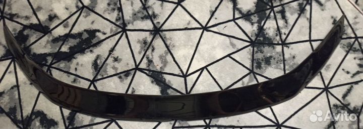 Дефлектор капота на Volkswagen Jetta 6 рейсталинг