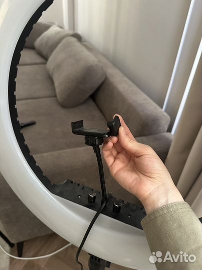 Кольцевая светодиодная лампа